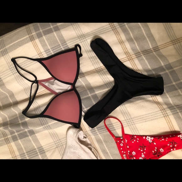 Bikinis - Picture 4 of 4